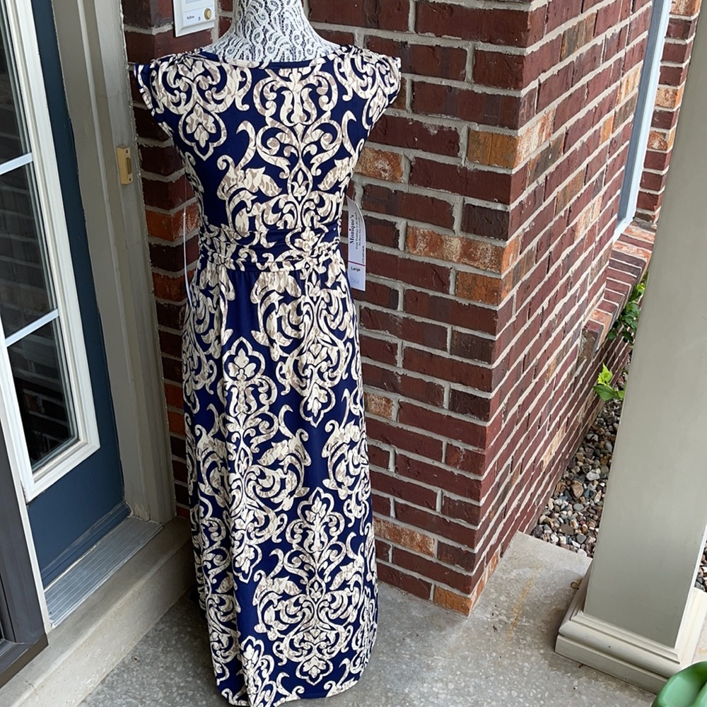 Maxi dress - Picture 6 of 9